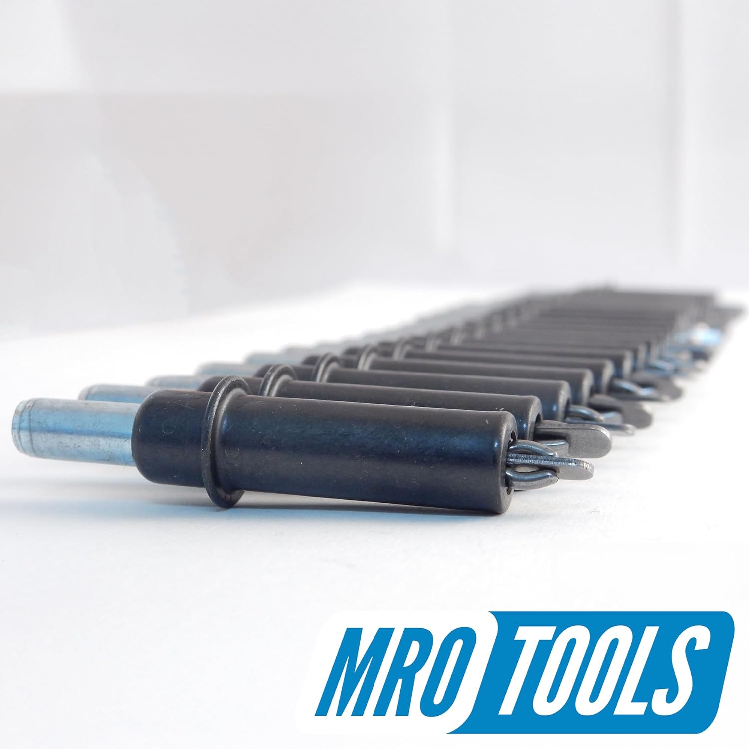 25 532 Standard Cleco Fasteners With Pliers And Carry Bag